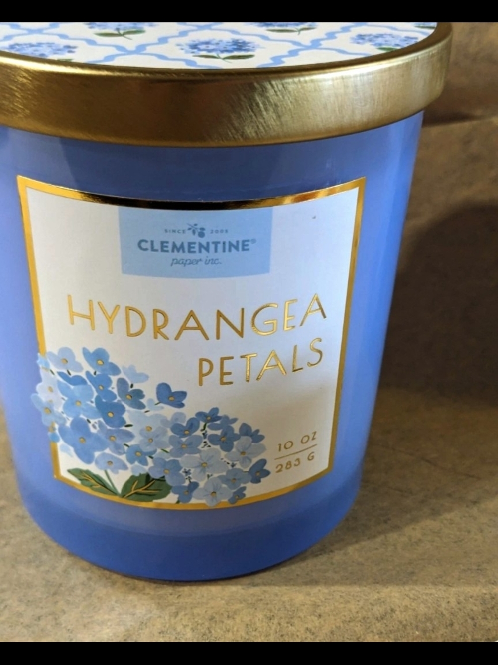 Clementine Paper Inc. Hydrangea Petals 10 oz Single Wick Clean & Light Scented - Picture 2 of 5